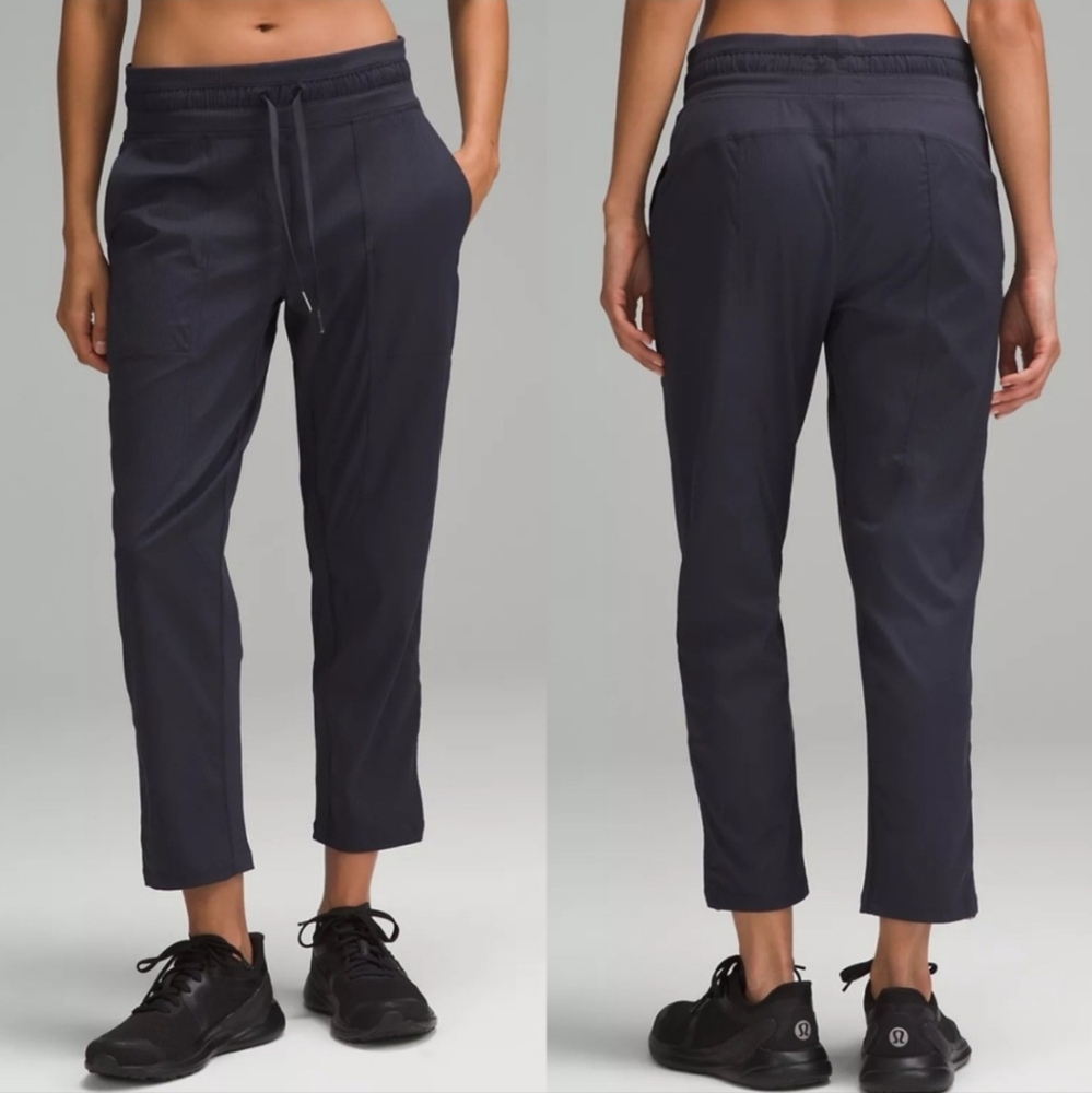 Lululemon Dance Studio Mid-Rise Cropped Pant Size 4 Black Style W6AVQS